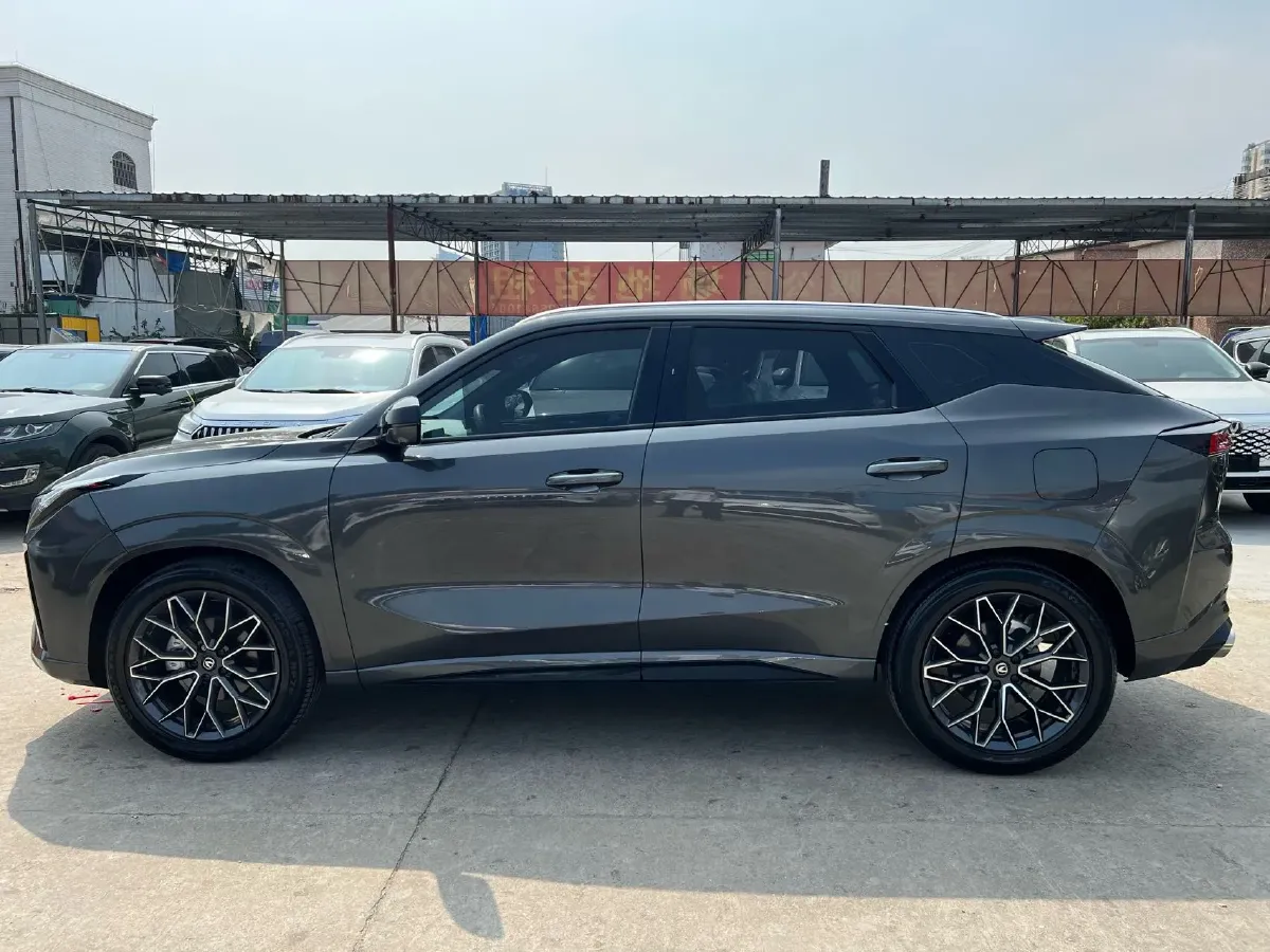 2025 ChangAn UNI-Z 1.5T 188HP L4 7DCT,autocango,china used car exporter,china ev exporter,chinese used car exporter,chinese used ev exporter