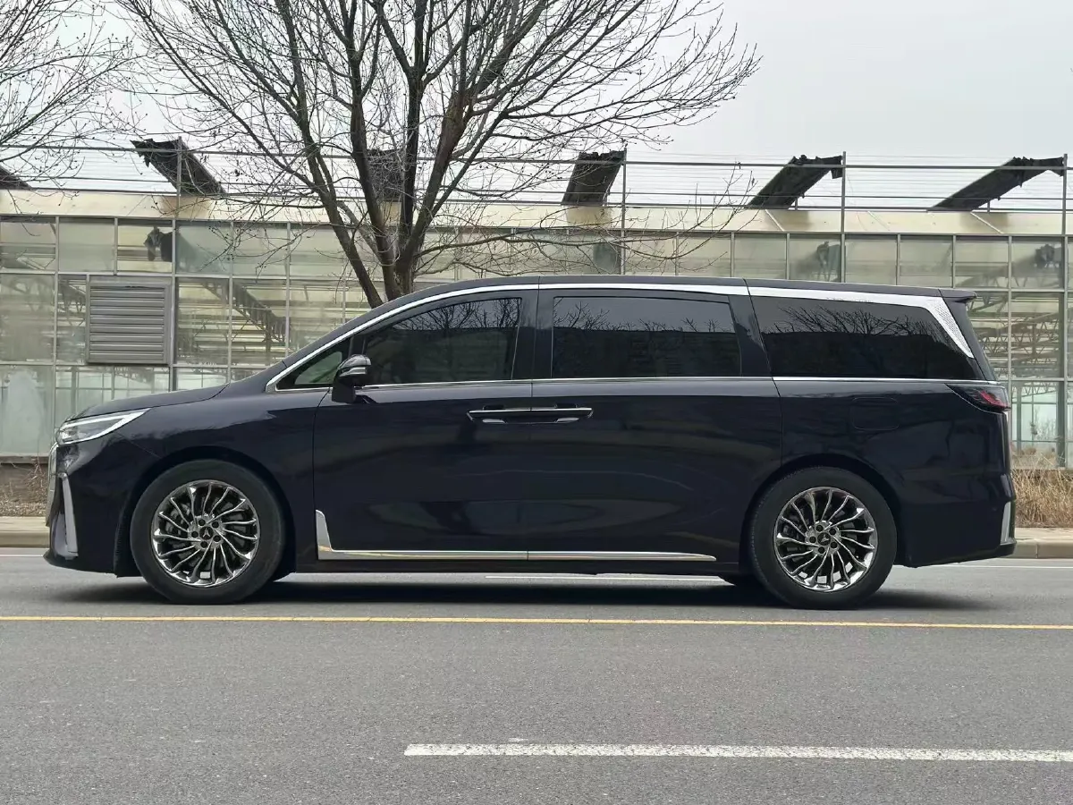 2022 Voyah Dream 1.5T 136HP L4 PHEV 25.57KWH,autocango,china used car exporter,china ev exporter,chinese used car exporter,chinese used ev exporter