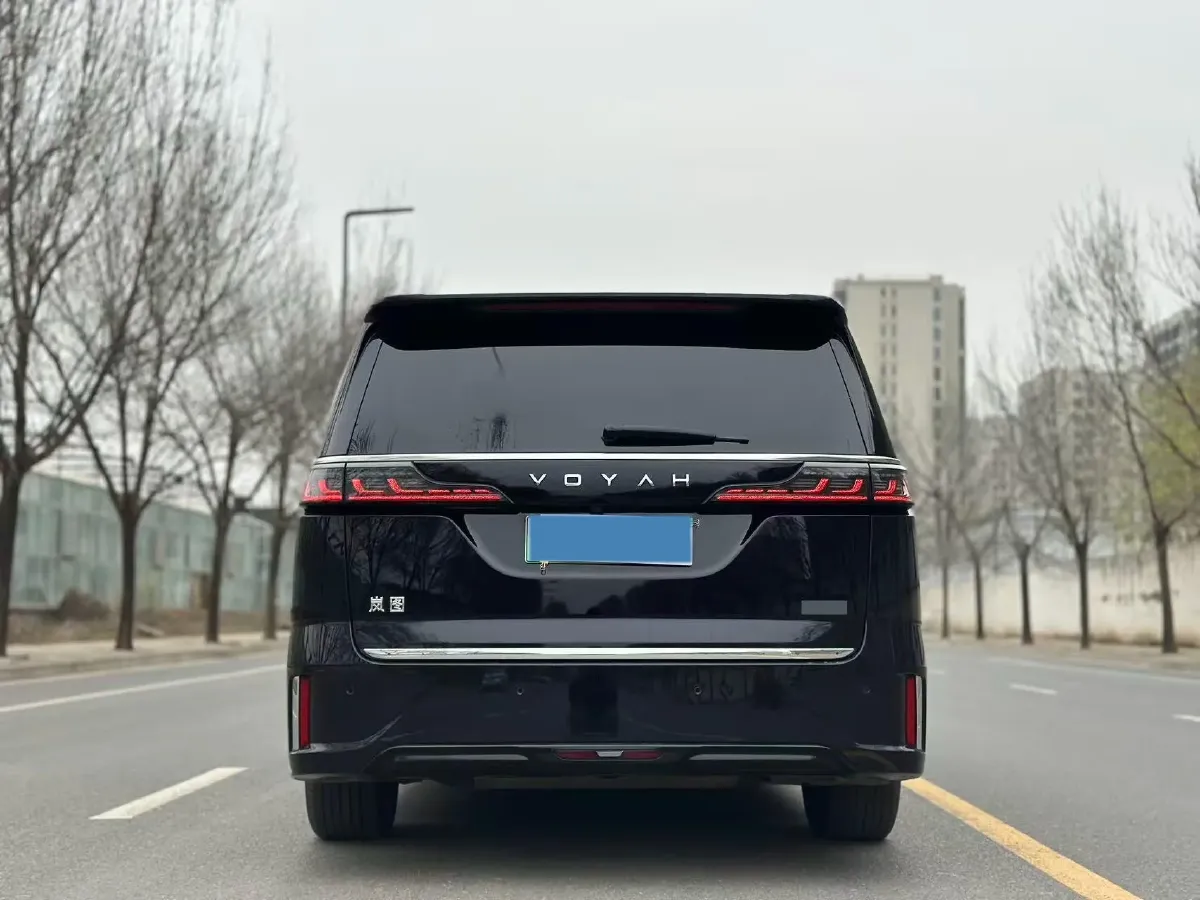 2022 Voyah Dream 1.5T 136HP L4 PHEV 25.57KWH,autocango,china used car exporter,china ev exporter,chinese used car exporter,chinese used ev exporter
