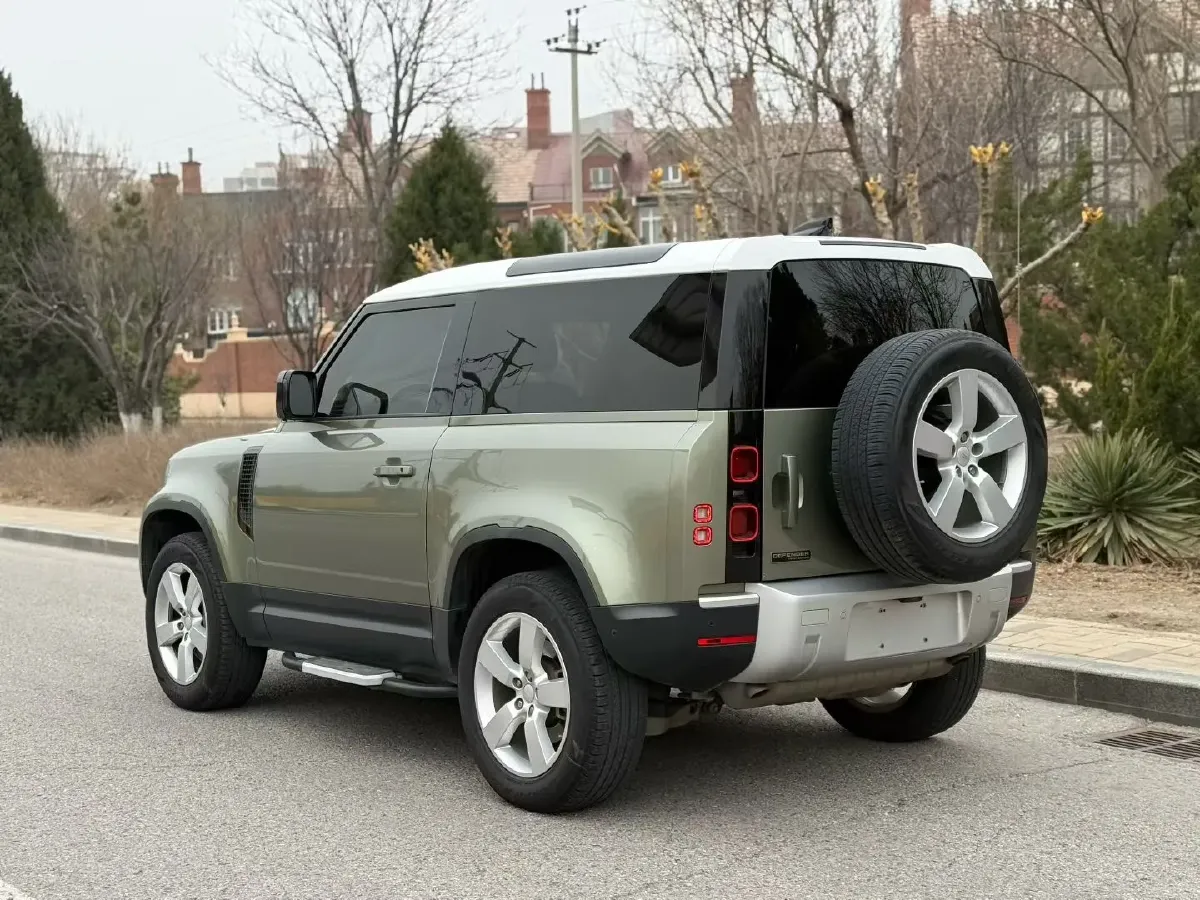2021 Land Rover Defender 3.0T 400HP L6 8AT,autocango,china used car exporter,china ev exporter,chinese used car exporter,chinese used ev exporter