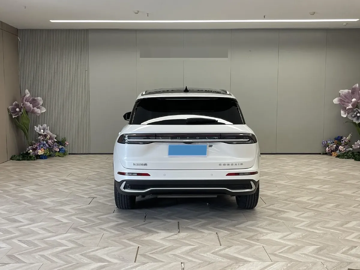 2023 Lincoln Corsair 2.0T 261HP L4 8AT,autocango,china used car exporter,china ev exporter,chinese used car exporter,chinese used ev exporter