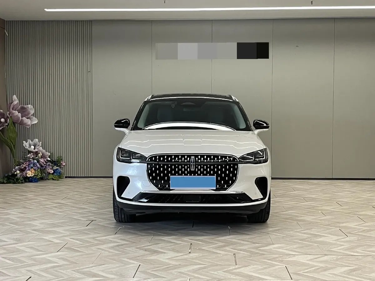 2023 Lincoln Corsair 2.0T 261HP L4 8AT,autocango,china used car exporter,china ev exporter,chinese used car exporter,chinese used ev exporter