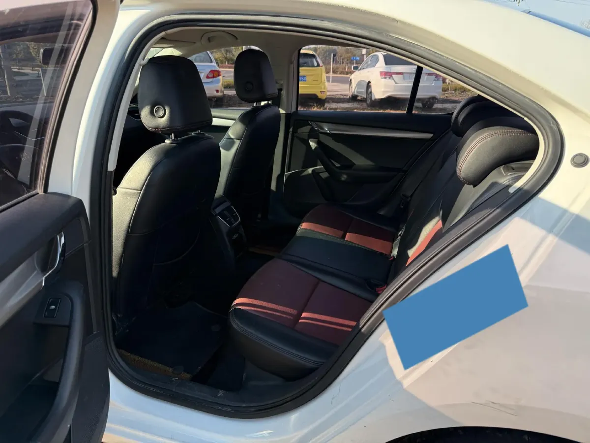 2019 Skoda Octavia 1.5L 116HP L4 6AT,autocango,china used car exporter,china ev exporter,chinese used car exporter,chinese used ev exporter