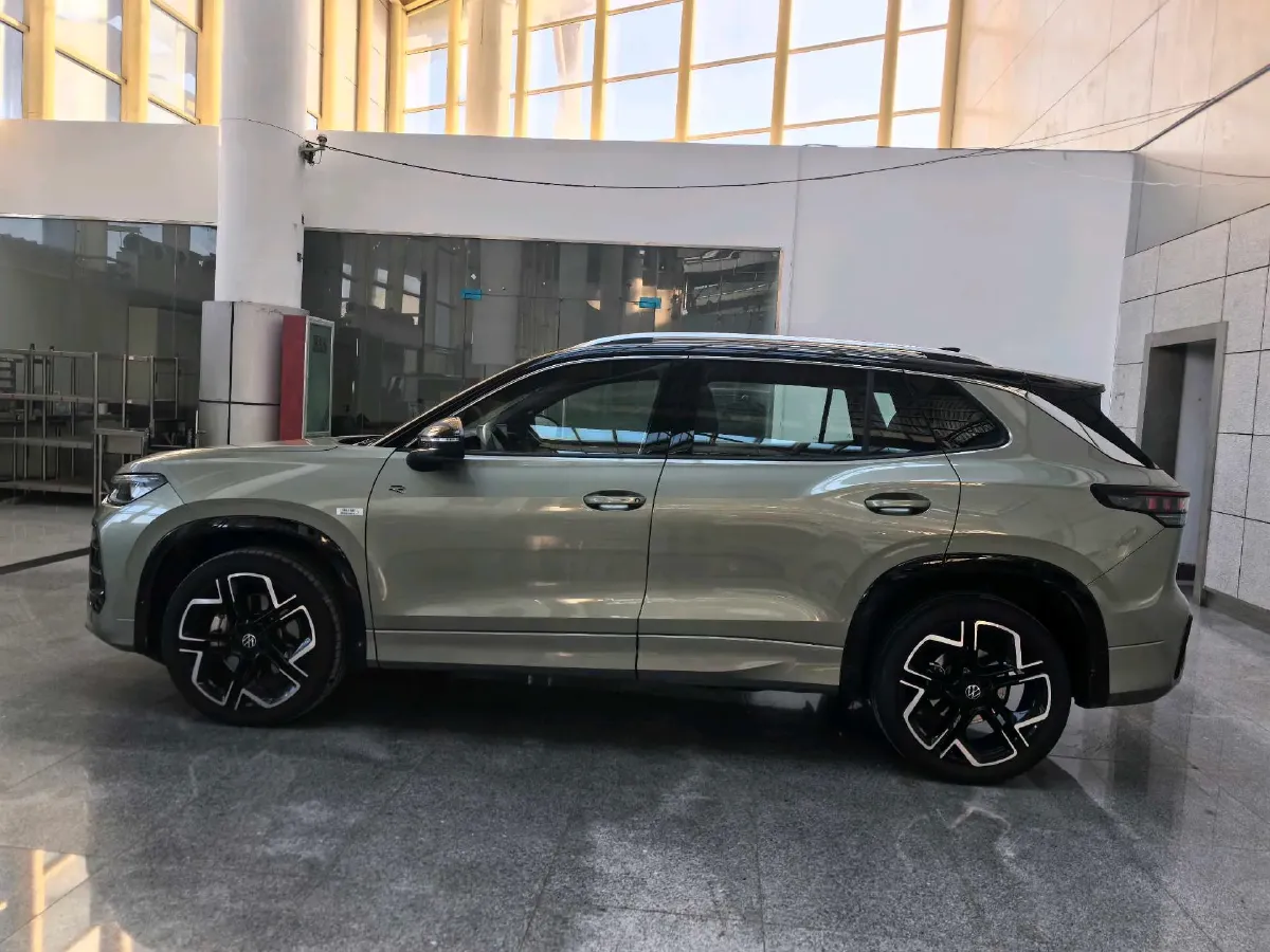 2025 Volkswagen Tayron 2.0T 220HP L4 7DCT,autocango,china used car exporter,china ev exporter,chinese used car exporter,chinese used ev exporter