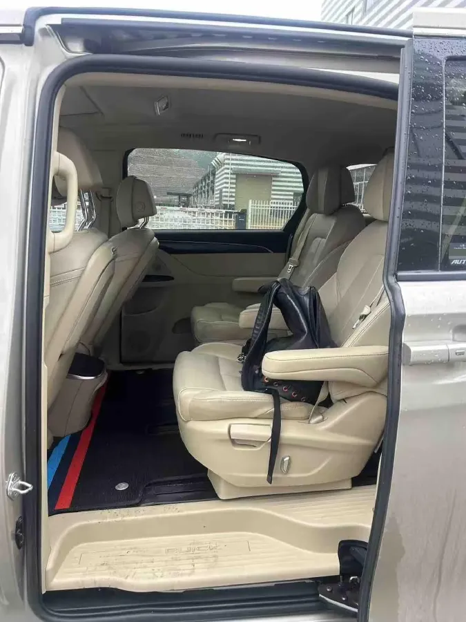 2022 Buick GL8 2.0T 237HP L4 9AT,autocango,china used car exporter,china ev exporter,chinese used car exporter,chinese used ev exporter