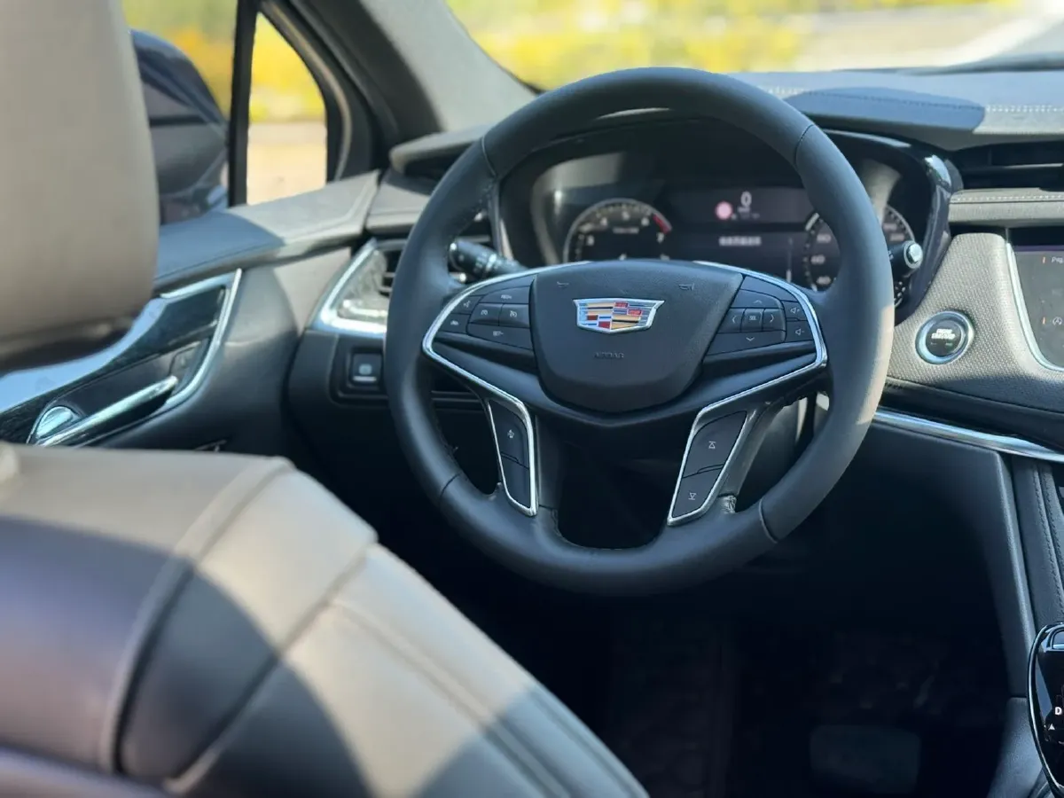 2020 Cadillac XT5 2.0T 237HP L4 9AT,autocango,china used car exporter,china ev exporter,chinese used car exporter,chinese used ev exporter