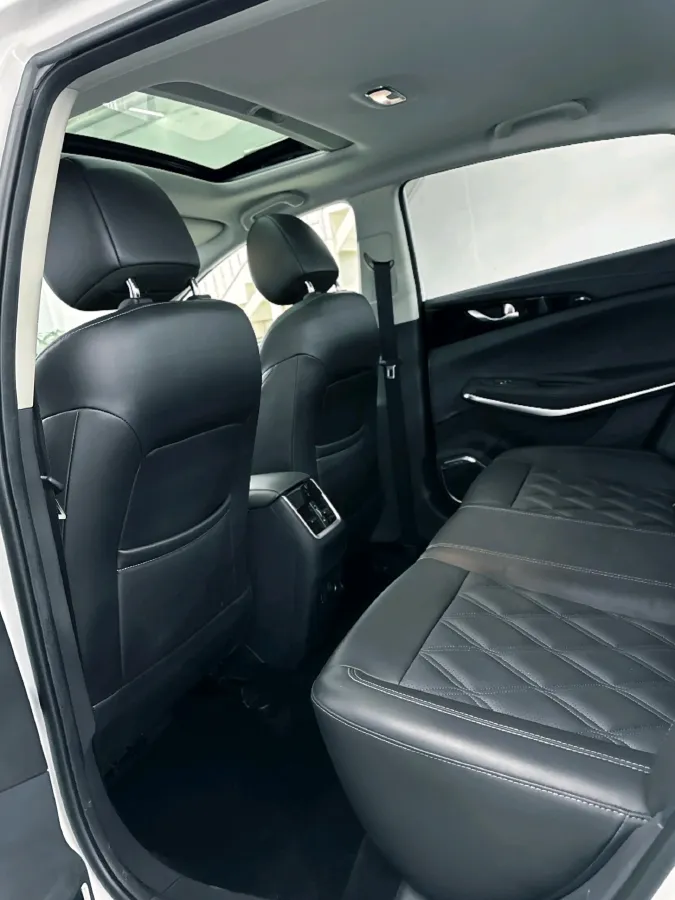 2022 ChangAn Raeton CC 1.5T 188HP L4 7DCT,autocango,china used car exporter,china ev exporter,chinese used car exporter,chinese used ev exporter