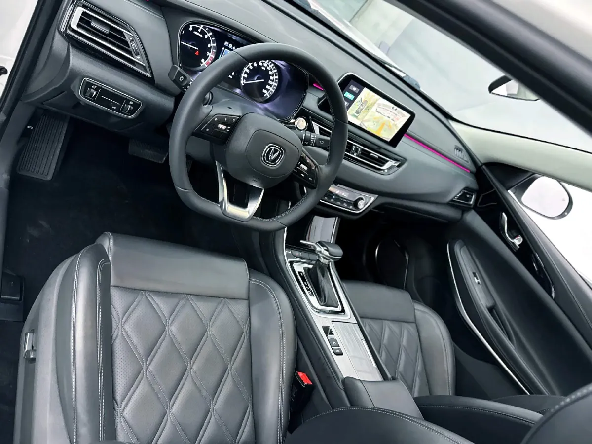 2022 ChangAn Raeton CC 1.5T 188HP L4 7DCT,autocango,china used car exporter,china ev exporter,chinese used car exporter,chinese used ev exporter