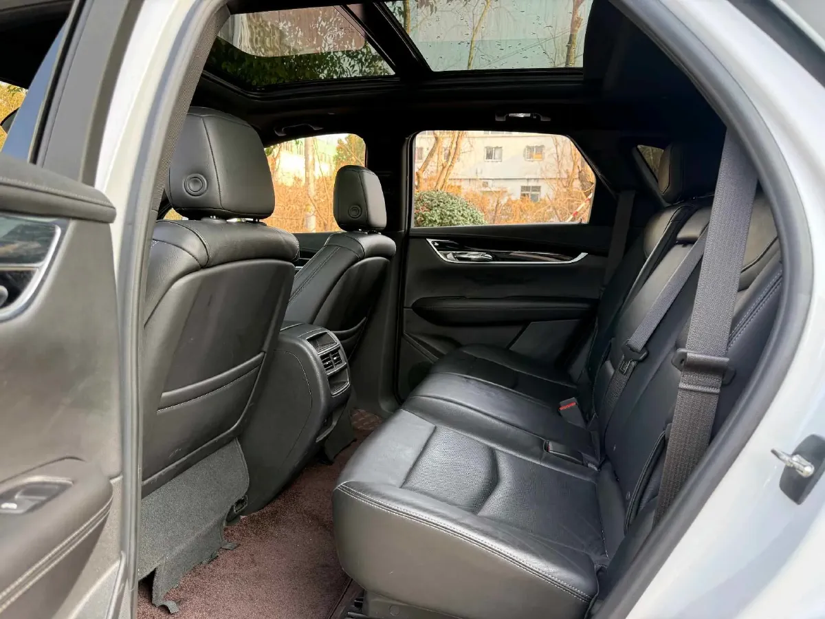 2020 Cadillac XT5 2.0T 237HP L4 9AT,autocango,china used car exporter,china ev exporter,chinese used car exporter,chinese used ev exporter