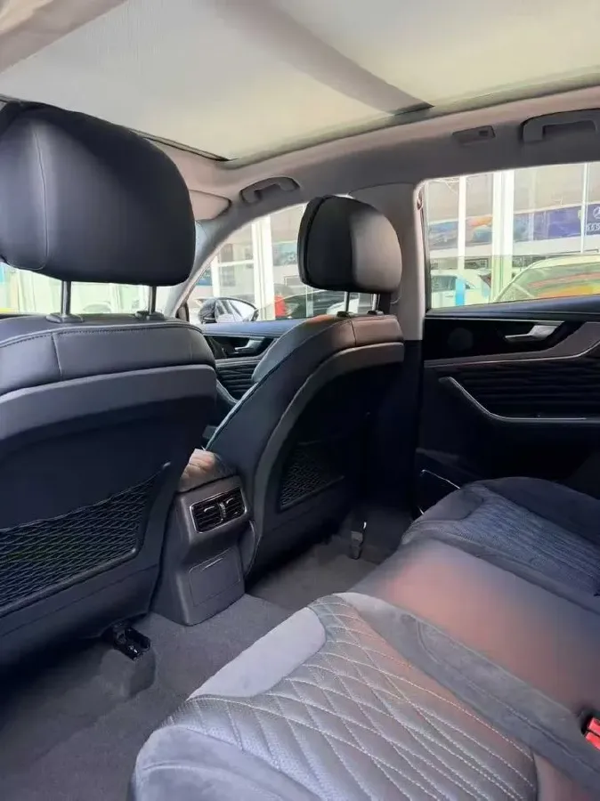 2022 HongQi HS5 2.0T 224HP L4 6AT,autocango,china used car exporter,china ev exporter,chinese used car exporter,chinese used ev exporter