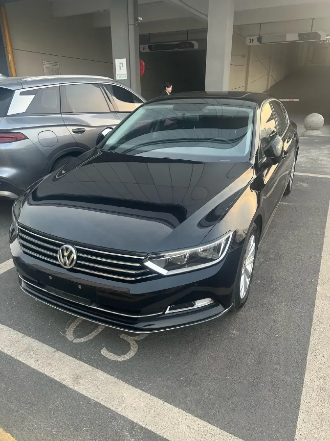 2018 Volkswagen Magotan 1.8T 180HP L4 7DCT,autocango,china used car exporter,china ev exporter,chinese used car exporter,chinese used ev exporter