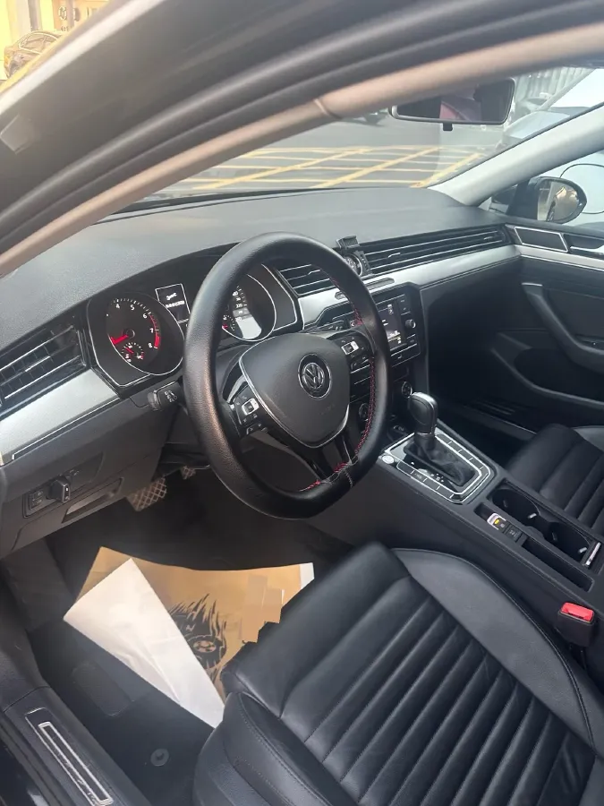 2018 Volkswagen Magotan 1.8T 180HP L4 7DCT,autocango,china used car exporter,china ev exporter,chinese used car exporter,chinese used ev exporter