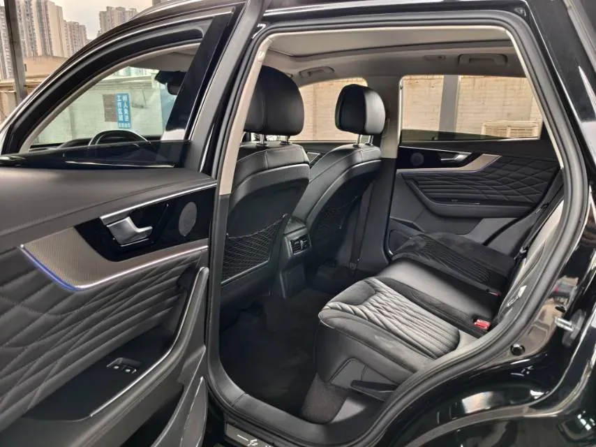 2022 HongQi HS5 2.0T 224HP L4 6AT,autocango,china used car exporter,china ev exporter,chinese used car exporter,chinese used ev exporter