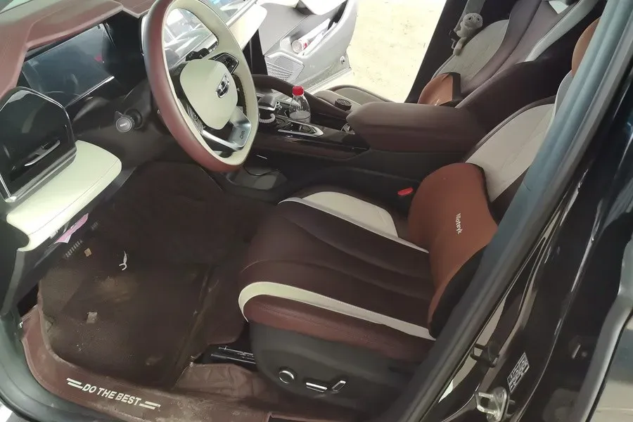 2021 Geely Monjaro 2.0T 218HP L4 7DCT,autocango,china used car exporter,china ev exporter,chinese used car exporter,chinese used ev exporter