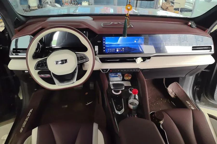 2021 Geely Monjaro 2.0T 218HP L4 7DCT,autocango,china used car exporter,china ev exporter,chinese used car exporter,chinese used ev exporter