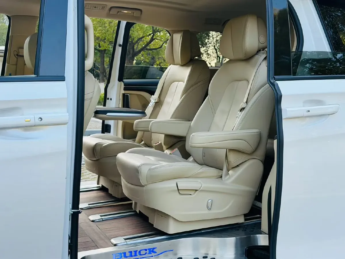 2022 Buick GL8 2.0T 237HP L4 9AT,autocango,china used car exporter,china ev exporter,chinese used car exporter,chinese used ev exporter