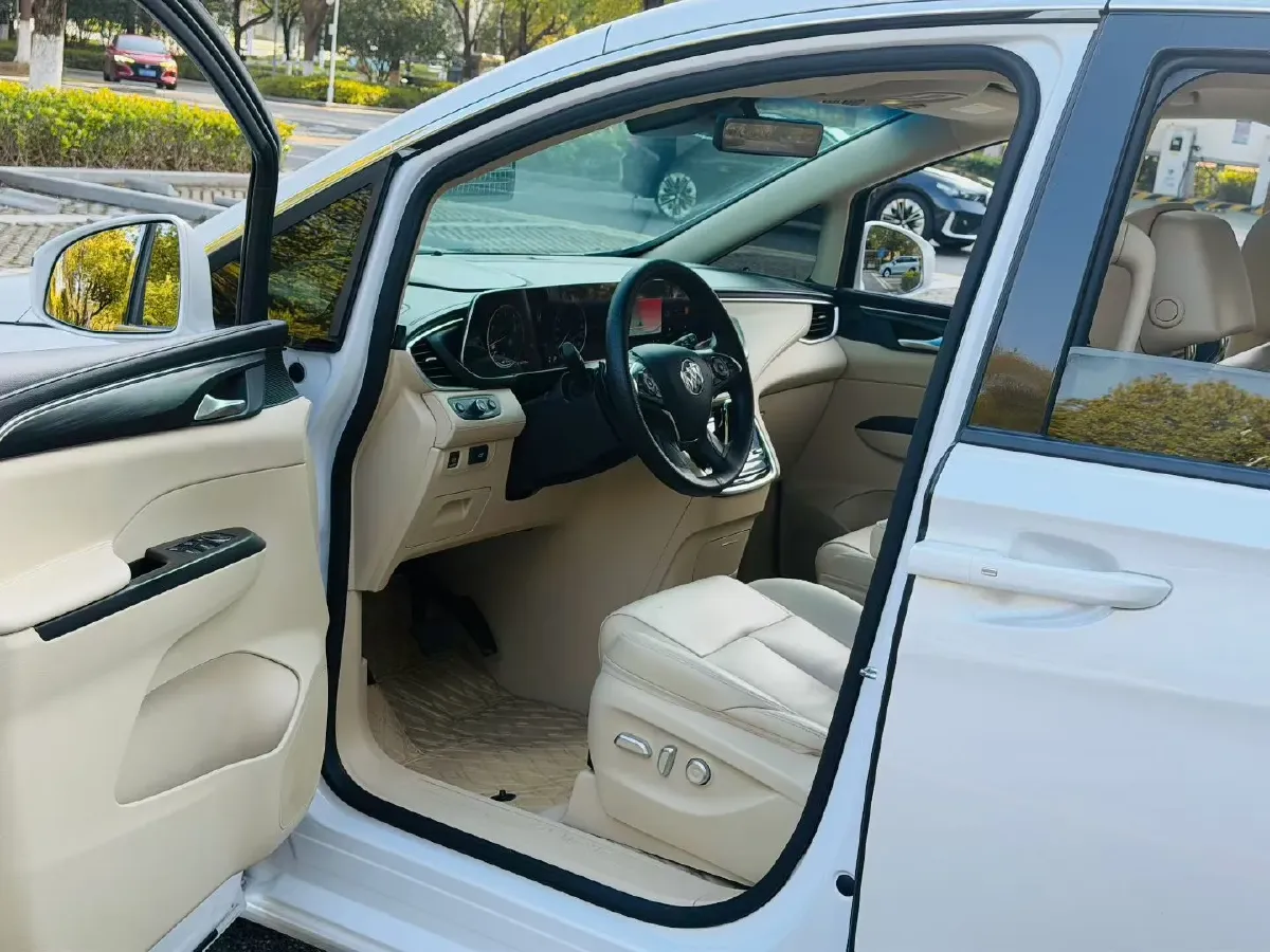 2022 Buick GL8 2.0T 237HP L4 9AT,autocango,china used car exporter,china ev exporter,chinese used car exporter,chinese used ev exporter