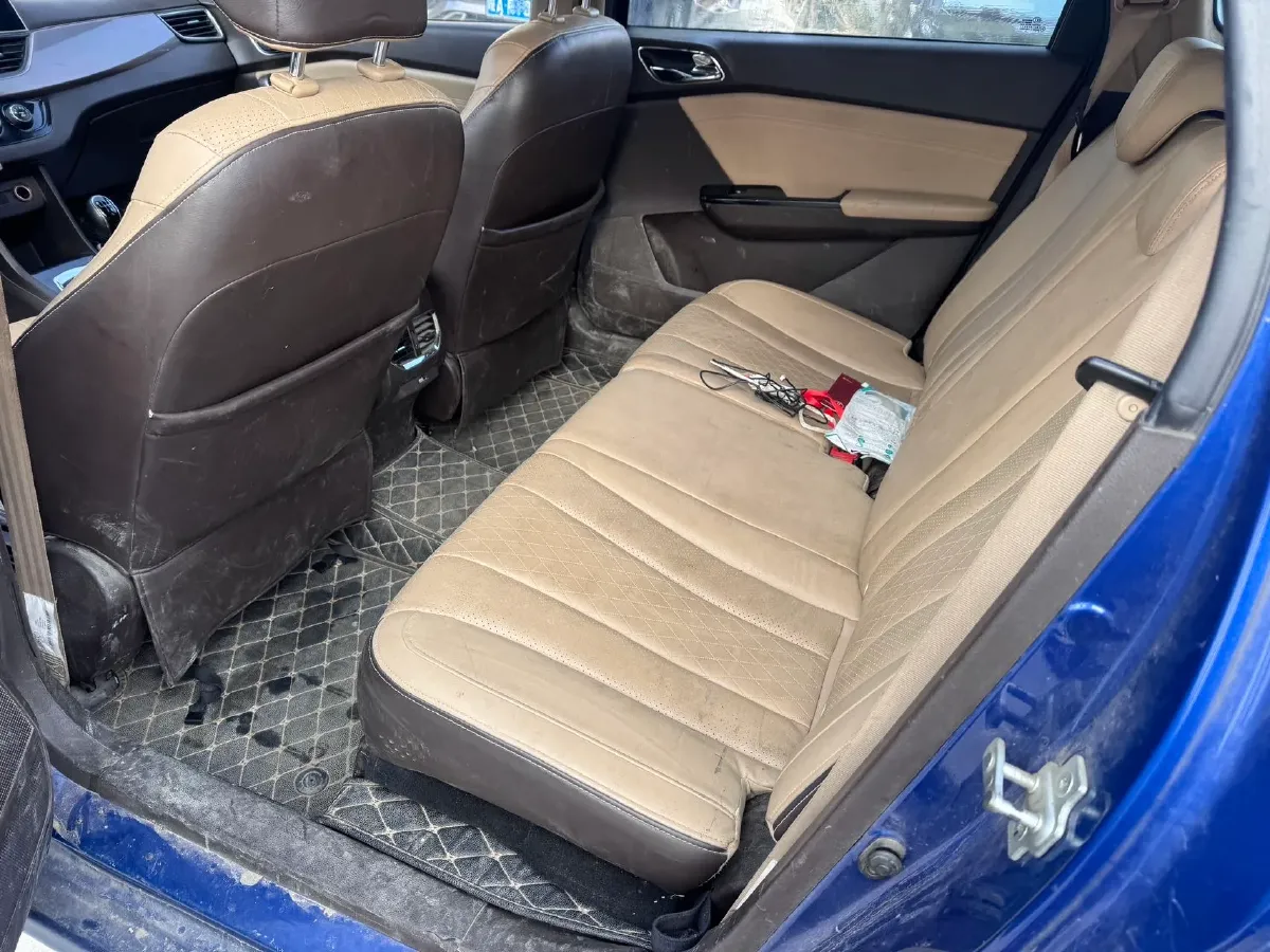 2017 BaoJun 310W 1.5L 112HP L4 6MT,autocango,china used car exporter,china ev exporter,chinese used car exporter,chinese used ev exporter