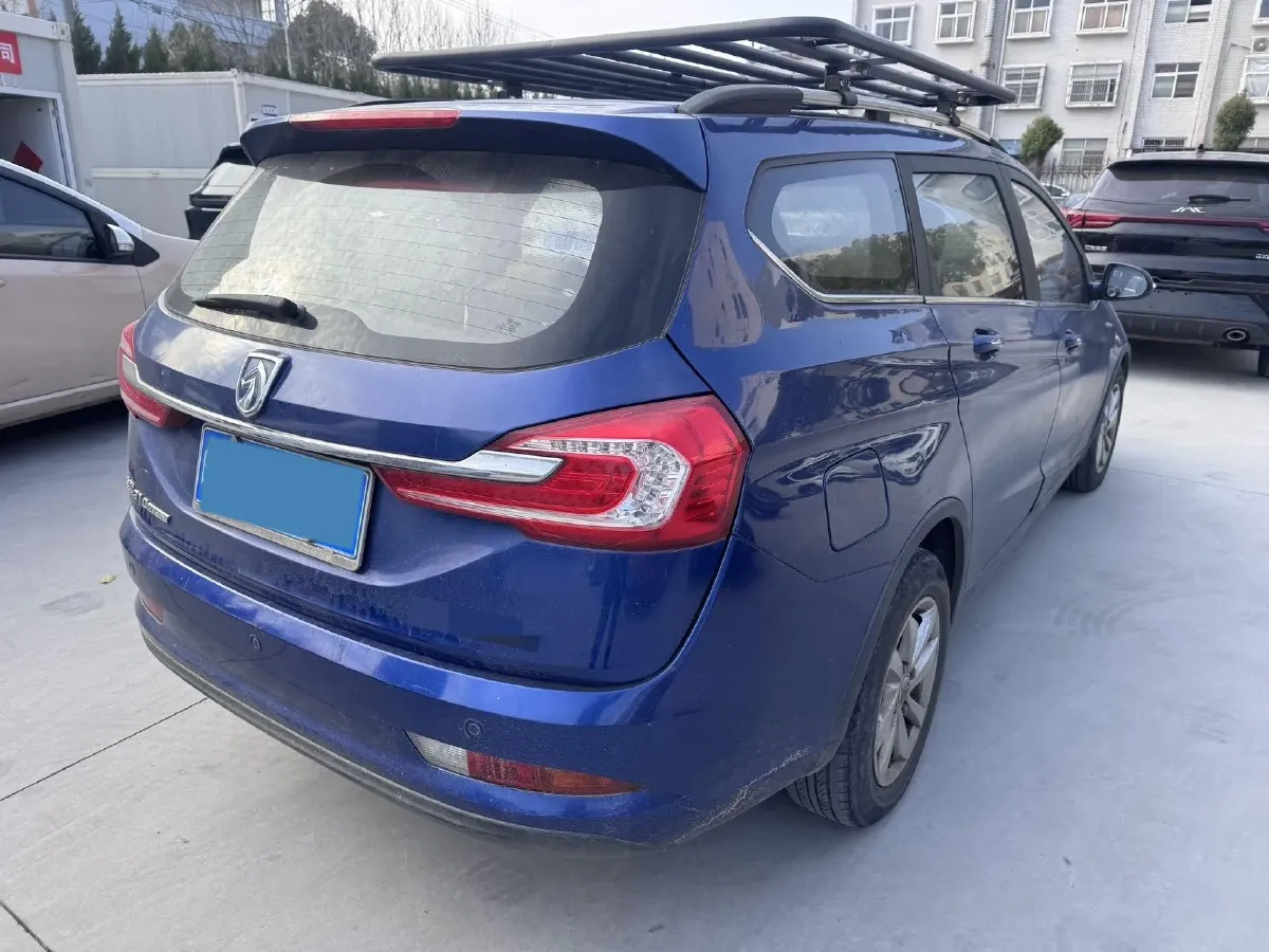 2017 BaoJun 310W 1.5L 112HP L4 6MT,autocango,china used car exporter,china ev exporter,chinese used car exporter,chinese used ev exporter