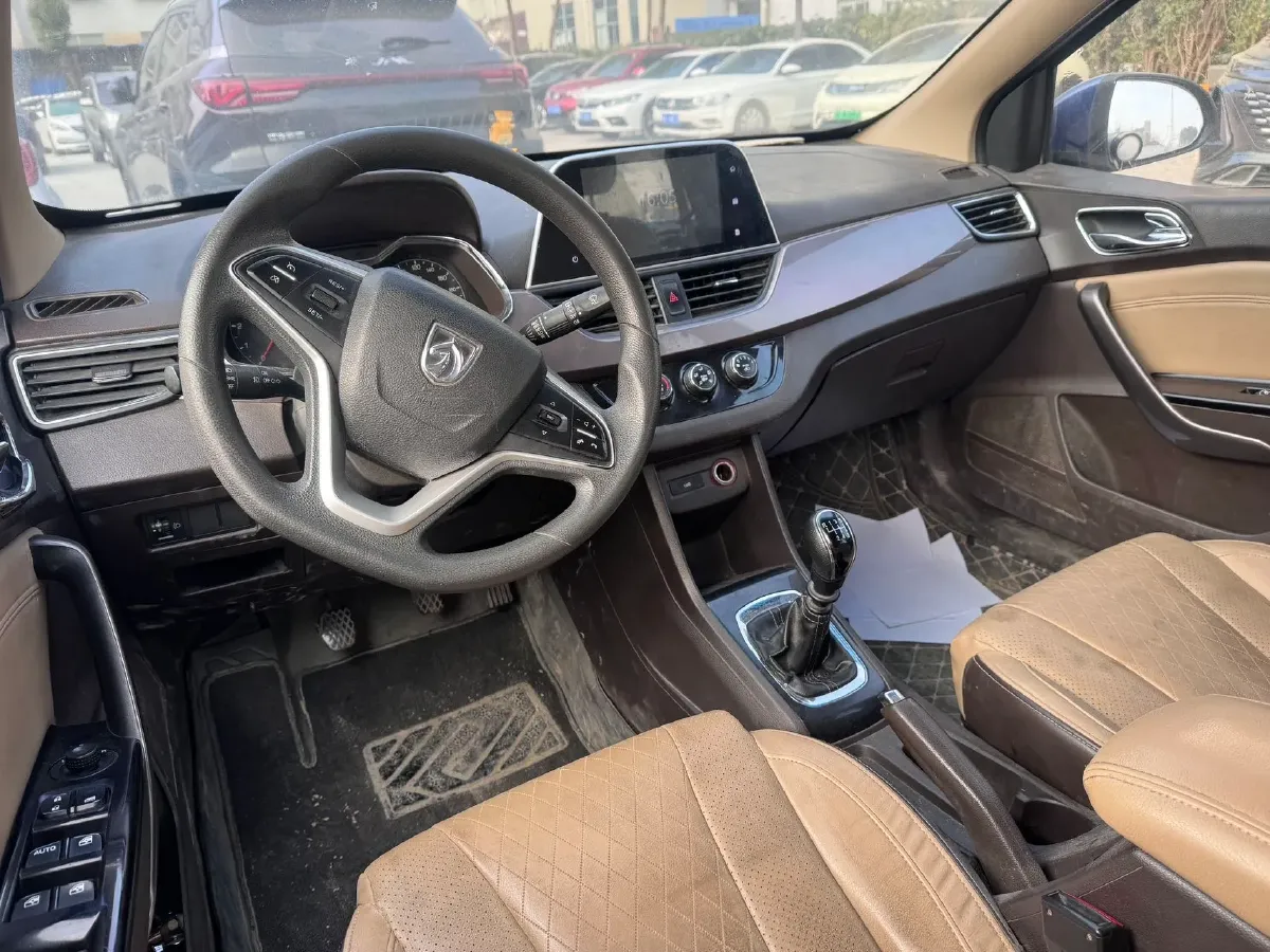 2017 BaoJun 310W 1.5L 112HP L4 6MT,autocango,china used car exporter,china ev exporter,chinese used car exporter,chinese used ev exporter