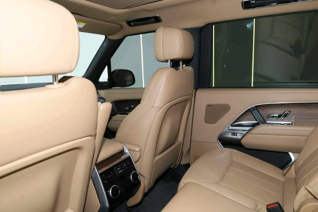 2024 Land Rover Range Rover 3.0T 400HP L6 8AT,autocango,china used car exporter,china ev exporter,chinese used car exporter,chinese used ev exporter