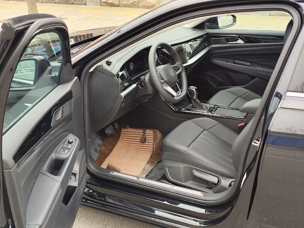 2025 Volkswagen Passat 1.4T 150HP L4 6DCT PHEV,autocango,china used car exporter,china ev exporter,chinese used car exporter,chinese used ev exporter