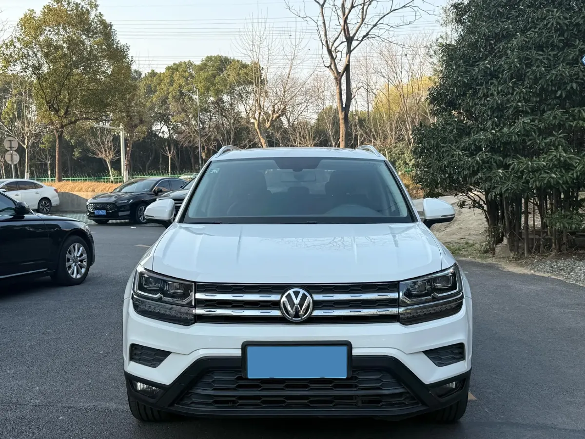 2019 MINI MINI 1.5T 102HP L3 7DCT,autocango,china used car exporter,china ev exporter,chinese used car exporter,chinese used ev exporter