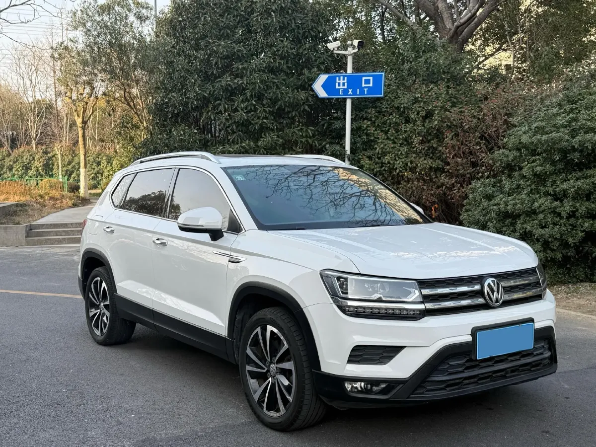 2019 MINI MINI 1.5T 102HP L3 7DCT,autocango,china used car exporter,china ev exporter,chinese used car exporter,chinese used ev exporter