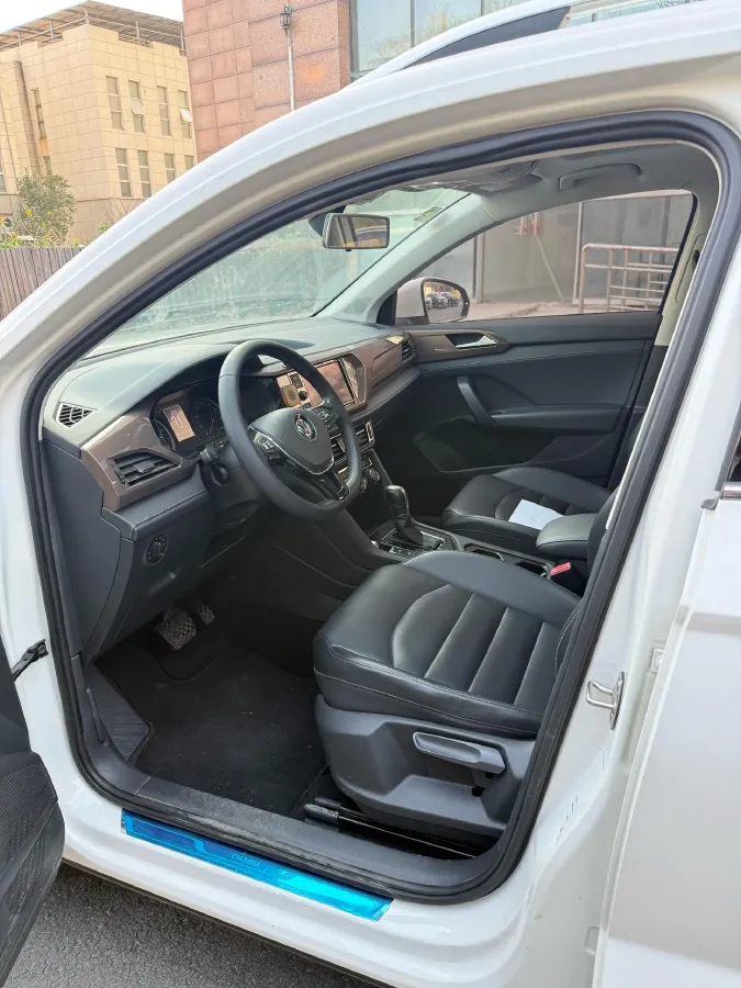 2019 MINI MINI 1.5T 102HP L3 7DCT,autocango,china used car exporter,china ev exporter,chinese used car exporter,chinese used ev exporter