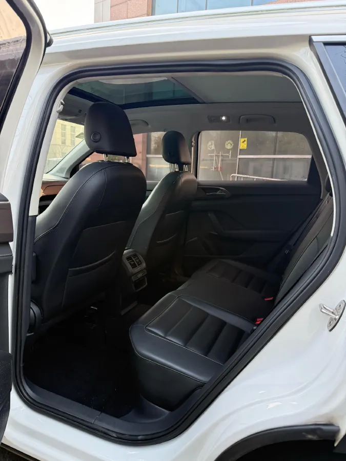 2019 MINI MINI 1.5T 102HP L3 7DCT,autocango,china used car exporter,china ev exporter,chinese used car exporter,chinese used ev exporter