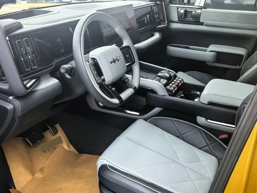 2023 FangChengBao Bao 5 1.5T 194HP L4 E-CVT PHEV 31.8KWH,autocango,china used car exporter,china ev exporter,chinese used car exporter,chinese used ev exporter