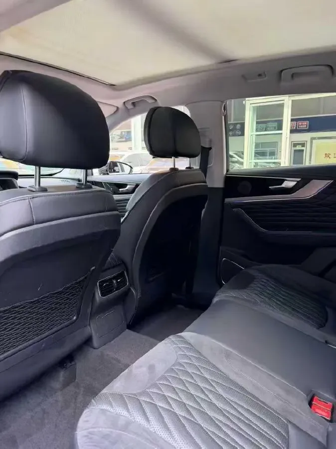 2019 HongQi HS5 2.0T 224HP L4 6AT,autocango,china used car exporter,china ev exporter,chinese used car exporter,chinese used ev exporter