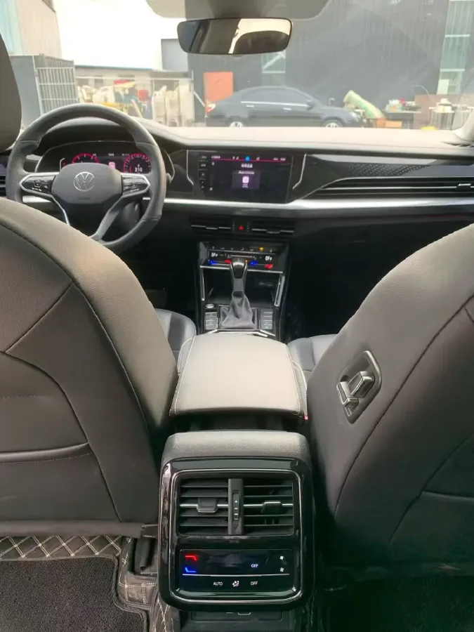 2024 Volkswagen Passat 2.0T 220HP L4 7DCT,autocango,china used car exporter,china ev exporter,chinese used car exporter,chinese used ev exporter