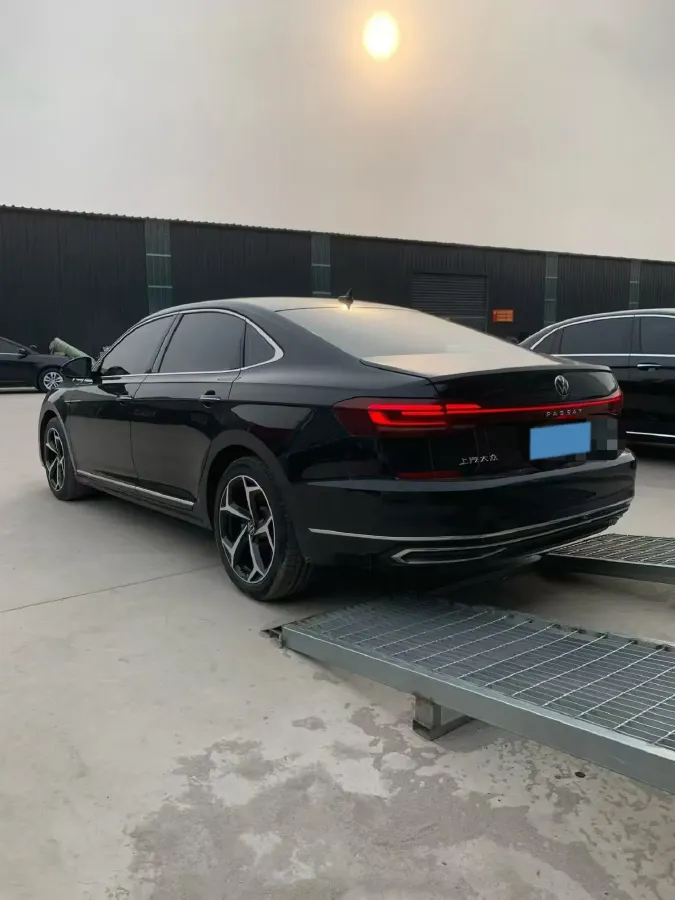 2024 Volkswagen Passat 2.0T 220HP L4 7DCT,autocango,china used car exporter,china ev exporter,chinese used car exporter,chinese used ev exporter