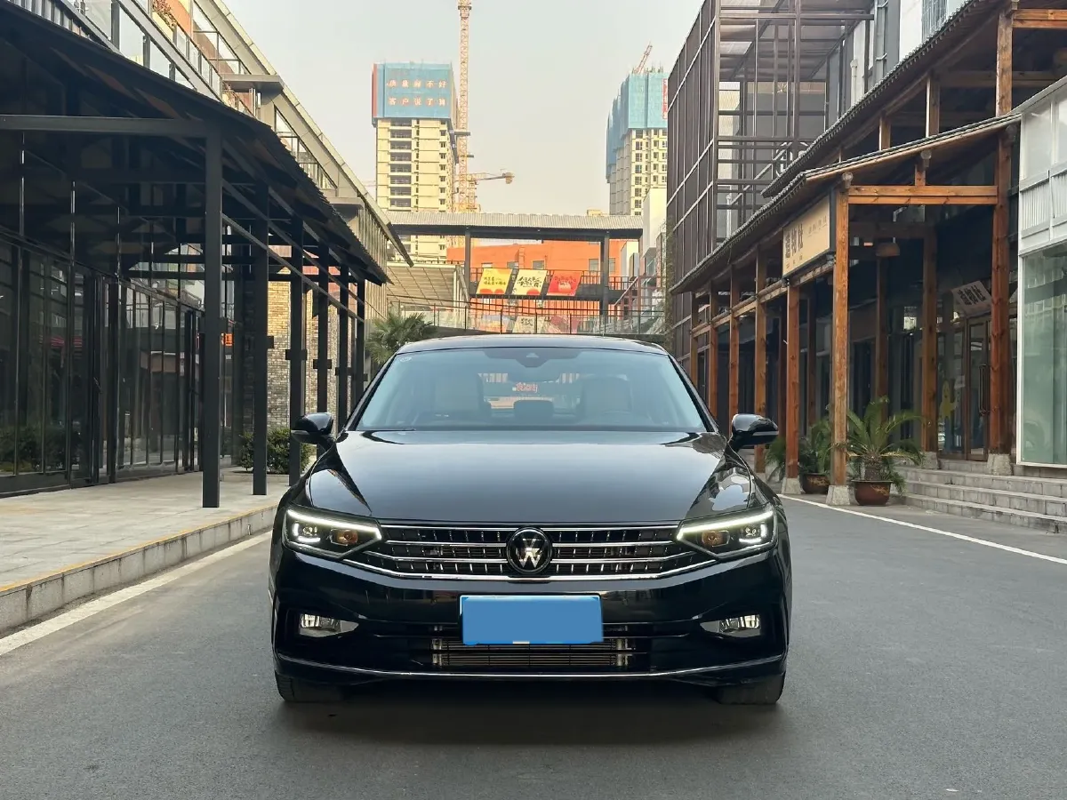 2023 Volkswagen Magotan 2.0T 186HP L4 7DCT,autocango,china used car exporter,china ev exporter,chinese used car exporter,chinese used ev exporter