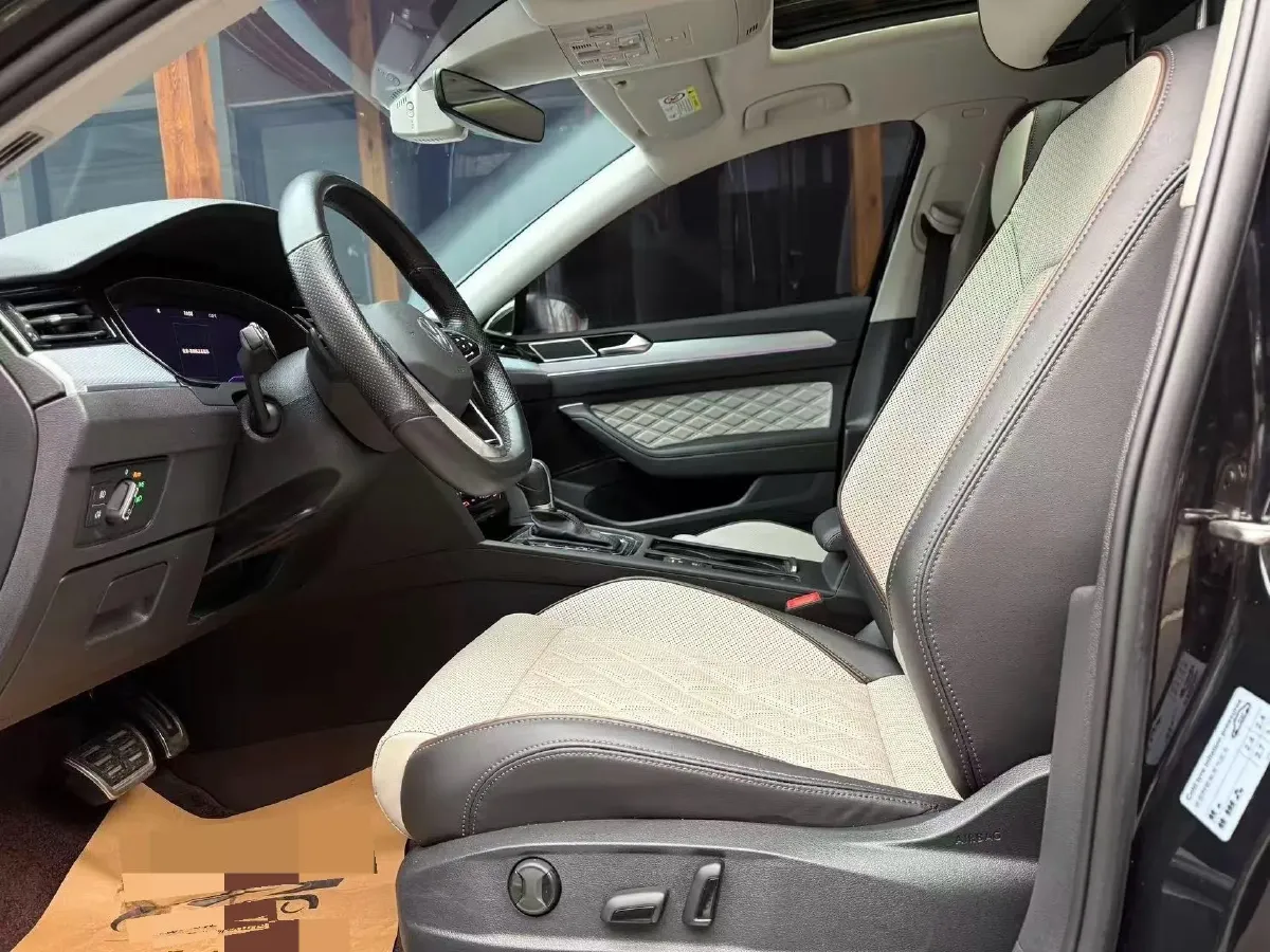 2023 Volkswagen Magotan 2.0T 186HP L4 7DCT,autocango,china used car exporter,china ev exporter,chinese used car exporter,chinese used ev exporter