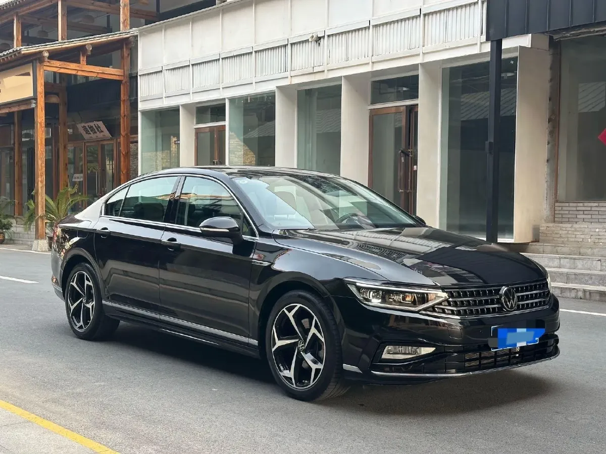 2023 Volkswagen Magotan 2.0T 186HP L4 7DCT,autocango,china used car exporter,china ev exporter,chinese used car exporter,chinese used ev exporter