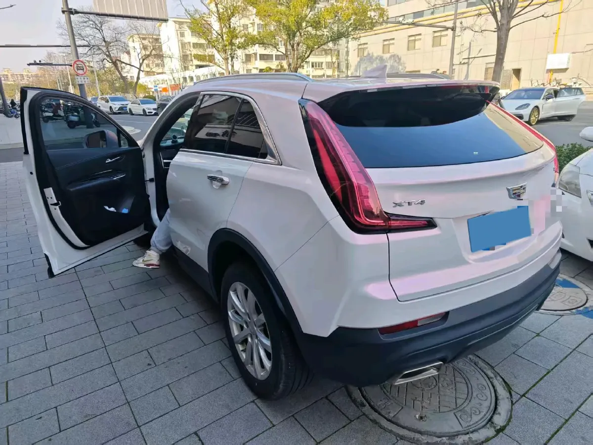 2021 Cadillac XT4 2.0T 237HP L4 9AT,autocango,china used car exporter,china ev exporter,chinese used car exporter,chinese used ev exporter