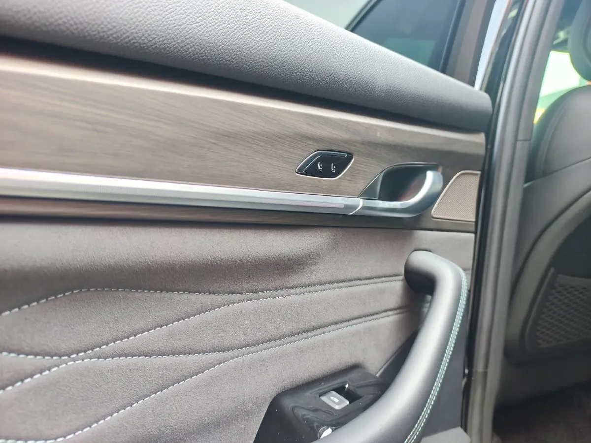 2025 Geely Monjaro 2.0T 238HP L4 8AT,autocango,china used car exporter,china ev exporter,chinese used car exporter,chinese used ev exporter