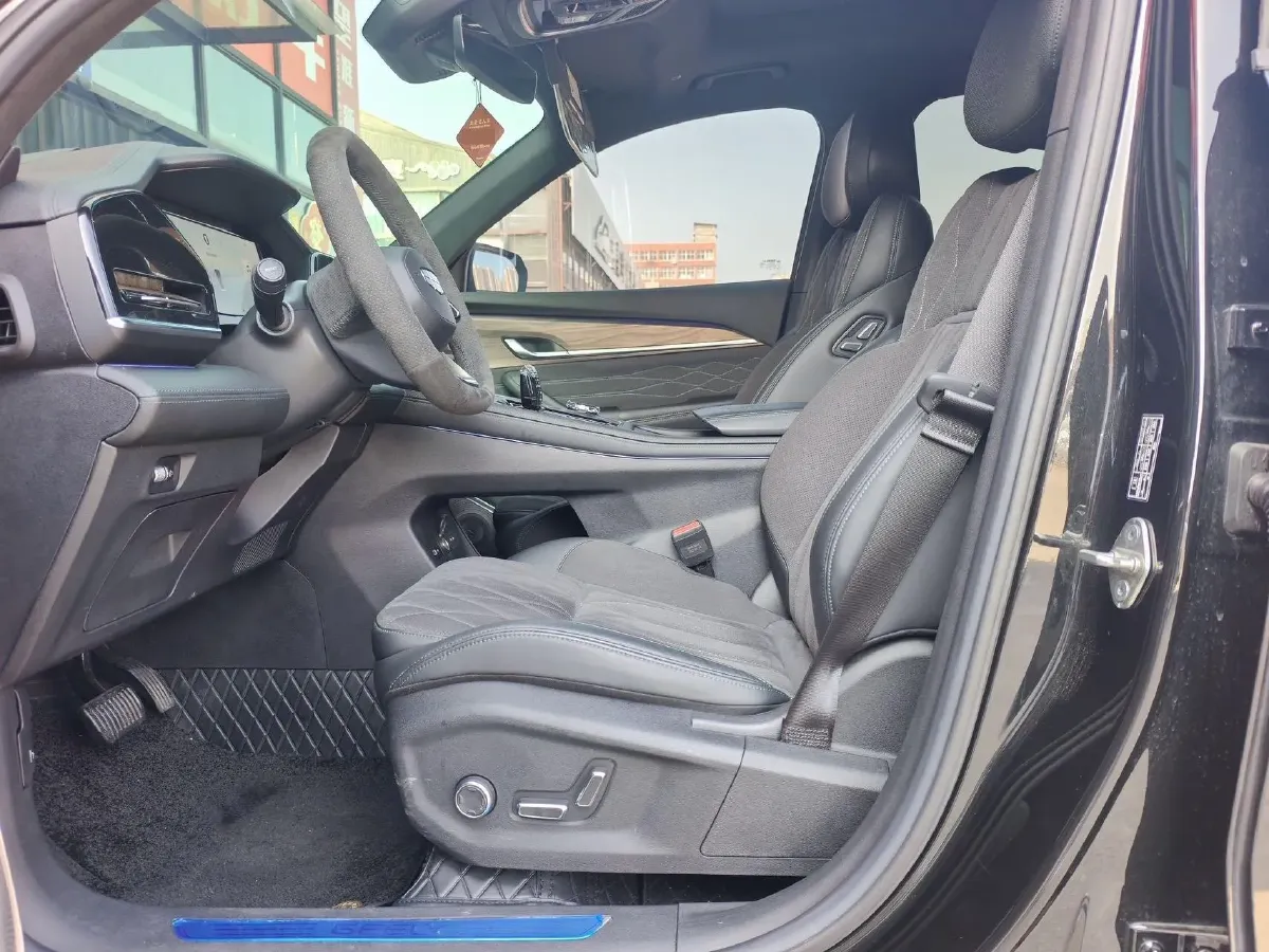 2025 Geely Monjaro 2.0T 238HP L4 8AT,autocango,china used car exporter,china ev exporter,chinese used car exporter,chinese used ev exporter