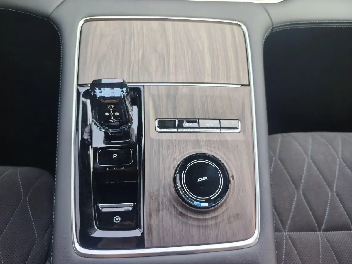 2025 Geely Monjaro 2.0T 238HP L4 8AT,autocango,china used car exporter,china ev exporter,chinese used car exporter,chinese used ev exporter