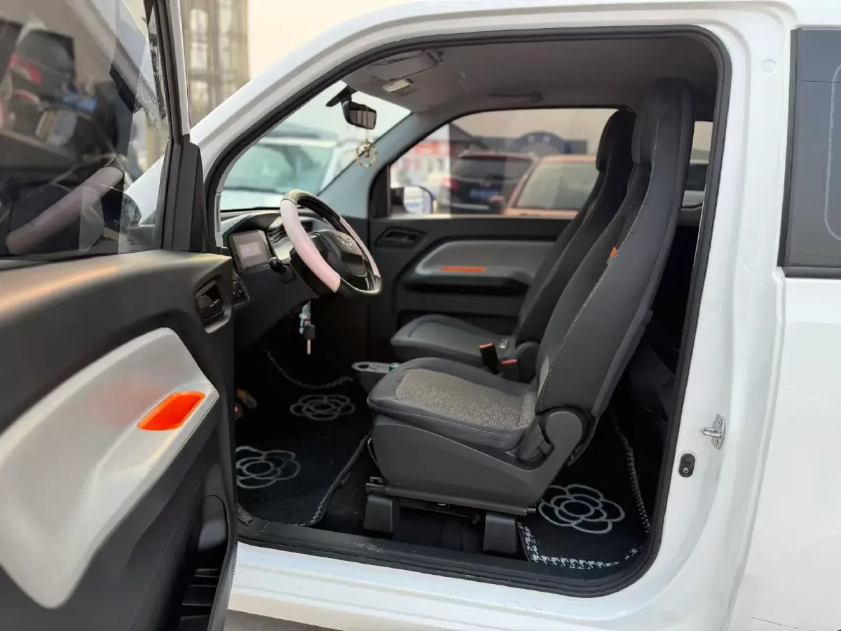 2022 LingBox uni BEV 11.52KWH,autocango,china used car exporter,china ev exporter,chinese used car exporter,chinese used ev exporter