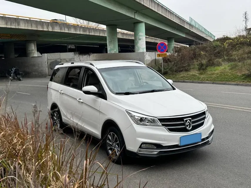 2019 BaoJun 730 1.5T 147HP L4 CVT,autocango,china used car exporter,china ev exporter,chinese used car exporter,chinese used ev exporter