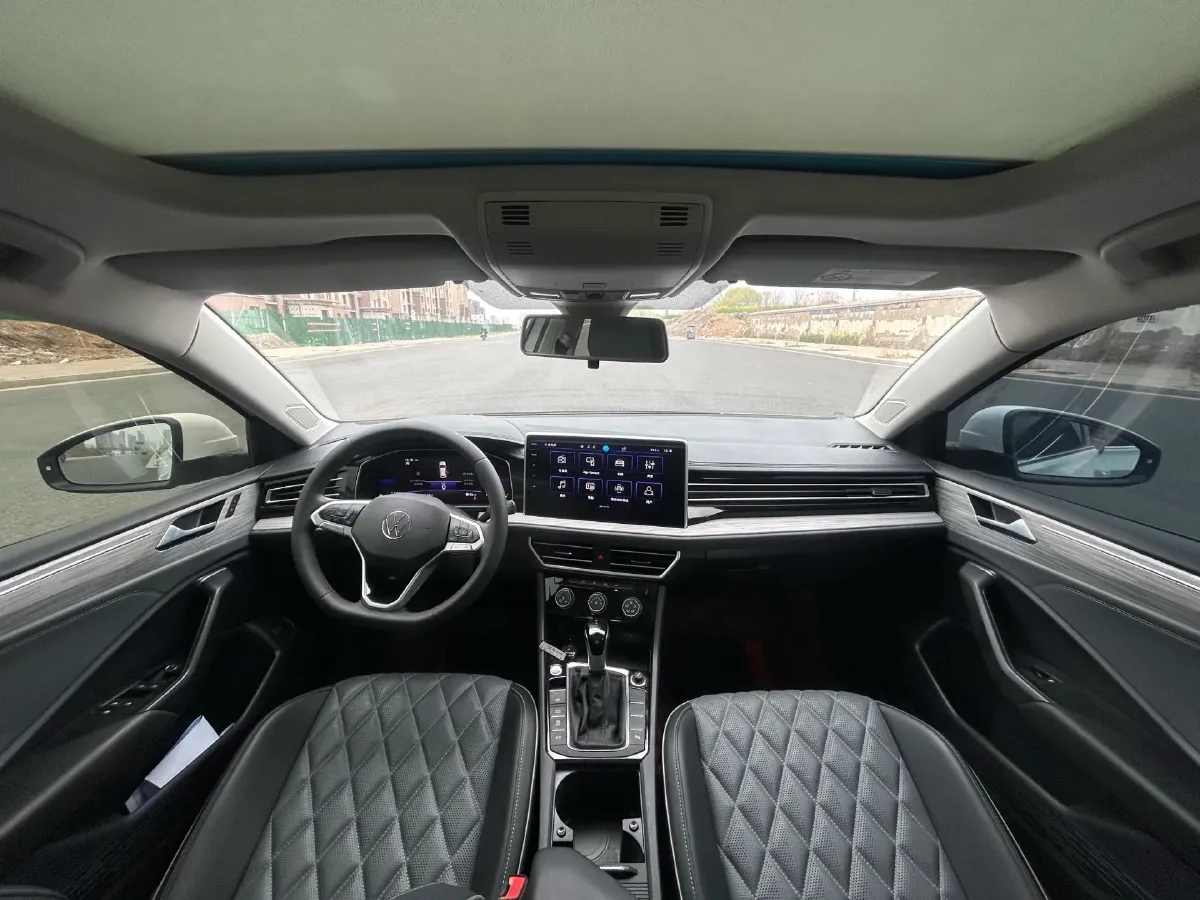 2023 Volkswagen Sagitar 1.5T 160HP L4 7DCT,autocango,china used car exporter,china ev exporter,chinese used car exporter,chinese used ev exporter