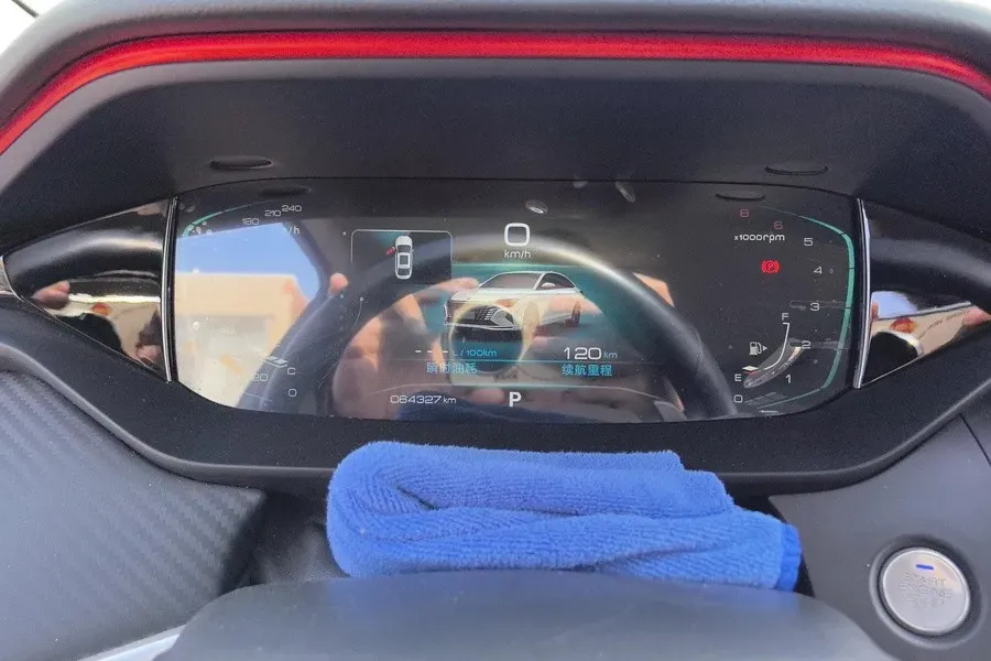 2021 DongFeng Aeolus YiXuan MAX 1.5T 190HP L4 7DCT,autocango,china used car exporter,china ev exporter,chinese used car exporter,chinese used ev exporter