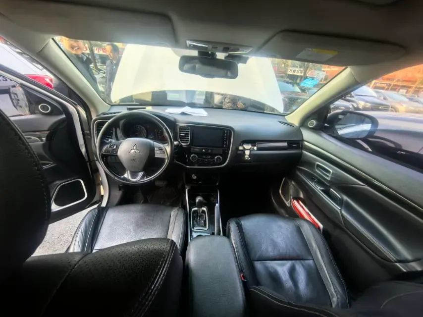 2018 Mitsubishi Outlander 2.0L 166HP L4 CVT,autocango,china used car exporter,china ev exporter,chinese used car exporter,chinese used ev exporter