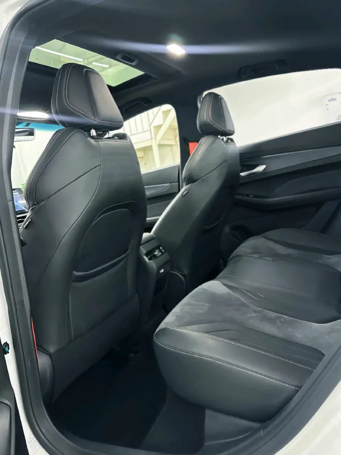 2022 Geely Binray 1.5T 181HP L4 7DCT,autocango,china used car exporter,china ev exporter,chinese used car exporter,chinese used ev exporter