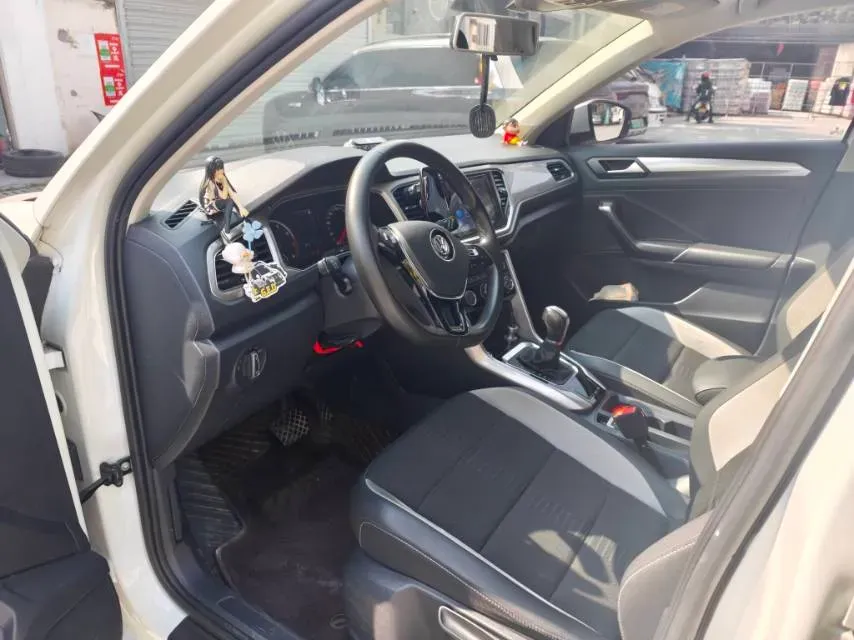 2020 Volkswagen T-Roc 1.4T 150HP L4 7DCT,autocango,china used car exporter,china ev exporter,chinese used car exporter,chinese used ev exporter