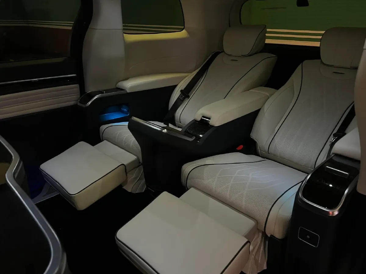 2021 GAC Trumpchi M8 2.0T 252HP L4 8AT,autocango,china used car exporter,china ev exporter,chinese used car exporter,chinese used ev exporter