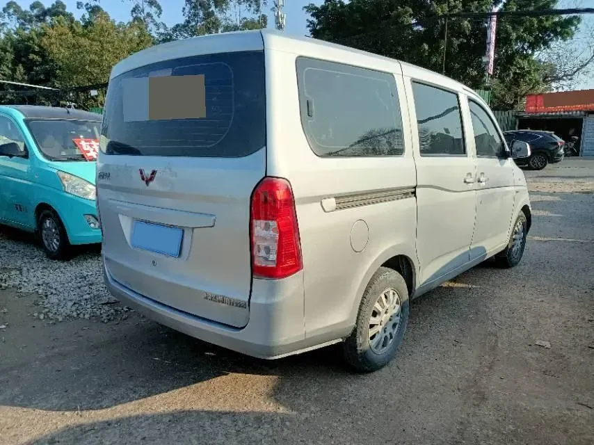 2018 WuLing RongGuang V 1.5L 112HP L4 5MT,autocango,china used car exporter,china ev exporter,chinese used car exporter,chinese used ev exporter